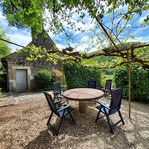 les-pieds-dans-leau-lachapelle-auzac.midi-pyreneeshotels.com/